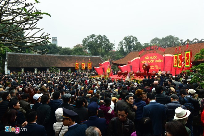 Hari Sajak Vietnam-Lapangan main yang khas untuk para penggemar sajak - ảnh 1