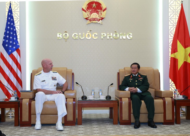 Kepala Staf Umum Tentara Rakyat Vietnam menerima Panglima Armada Pasifik - ảnh 1