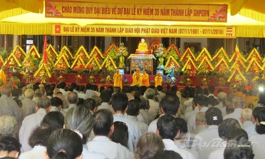 Memperingati ulang tahun ke-35 Berdirinya Sangha Buddha Vietnam - ảnh 1