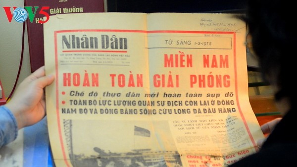 “Kota Ho Chi Minh yang cemerlang dengan bintang kuning”-Tulisan pertama tentang kemenangan bersejarah tanggal 30 April 1975 - ảnh 1