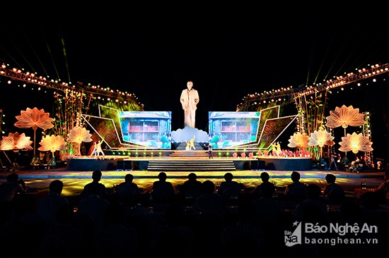 Program kesenian “Mendengarkan lagu nina bobok pada malam hari mengenangkan Paman Ho” - ảnh 1