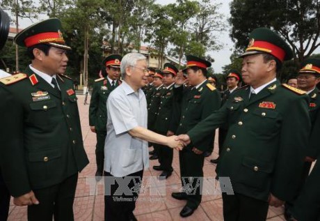 Sekjen Nguyen Phu Trong melakukan kunjungan kerja di Kodam 4 - ảnh 1