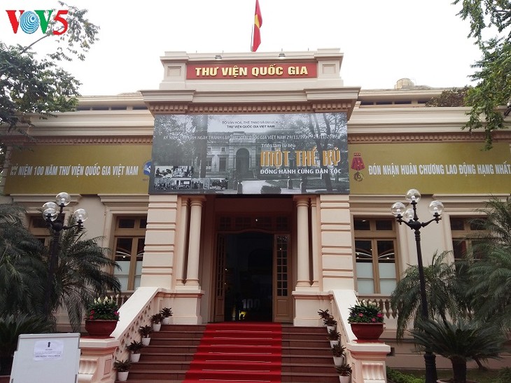 Perpustakaan Nasional berjalan seiring dengan Tanah Air selama 100 tahun - ảnh 1