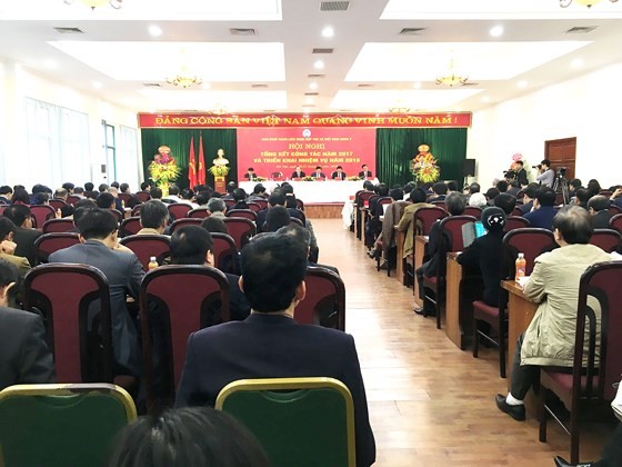 Deputi PM Vuong Dinh Hue menghadiri Konferensi menggelarkan tugas tahun 2018 dari Gabungan  Koperasi Vietnam - ảnh 1