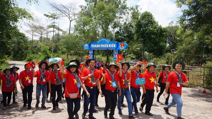 Kaum muda Daerah Dataran Rendah Sungai Mekong dan gerakan laut dan pulau adalah rumah - ảnh 1