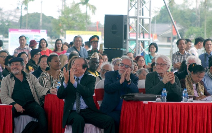 Hari Sajak Viet Nam ke-17 tahun 2019 turut menyosialisasikan kesusastraan Viet Nam kepada dunia - ảnh 1