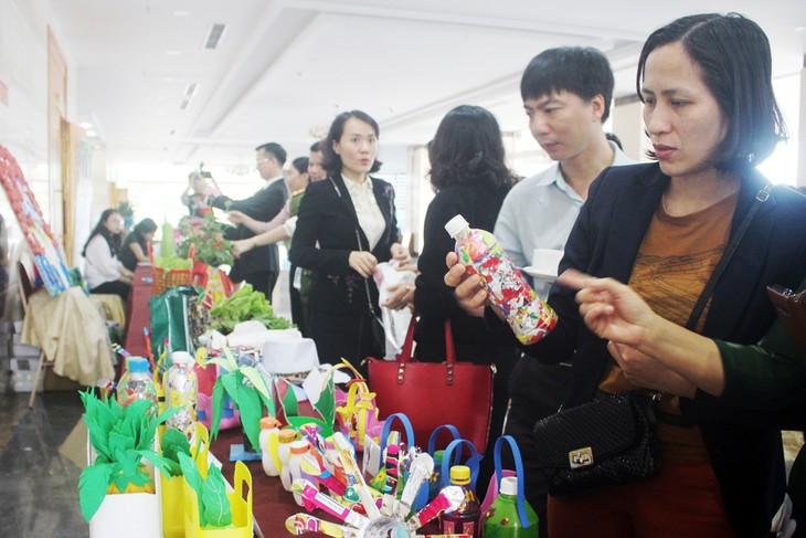 Mengoperasikan proyek “Jaringan aksi 3R yaitu mengurangai, menggunakan ulang dan mendaur-ulangkan  sampah plastik di Viet Nam - ảnh 1