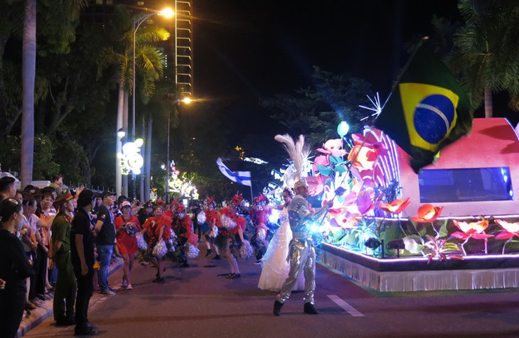 Festival Jalanan di Kota Da Nang yang bergelora - ảnh 1