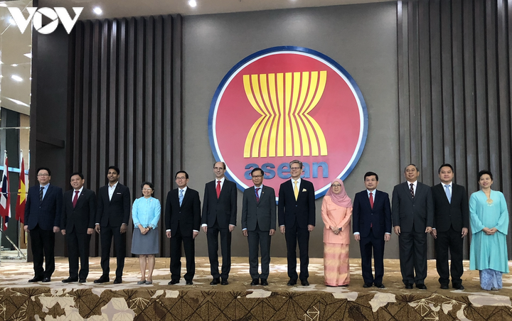 Swiss mengapresiasi peranan Ketua ASEAN dari Viet Nam dalam menghadapi wabah Covid-19 - ảnh 1