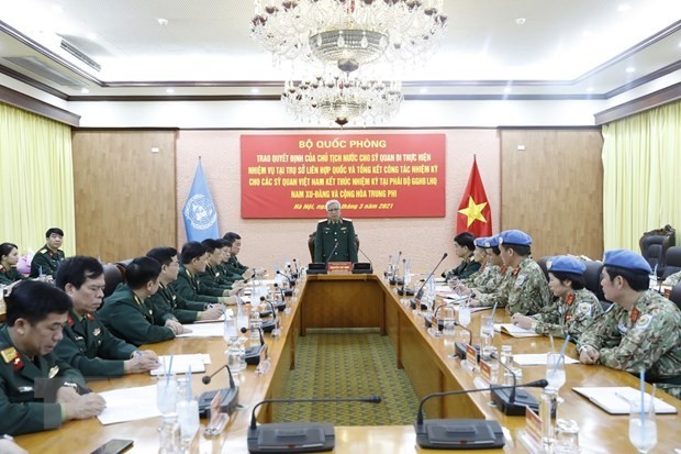 Mewarnai bendera Viet Nam di peta penjagaan perdamaian dunia - ảnh 1