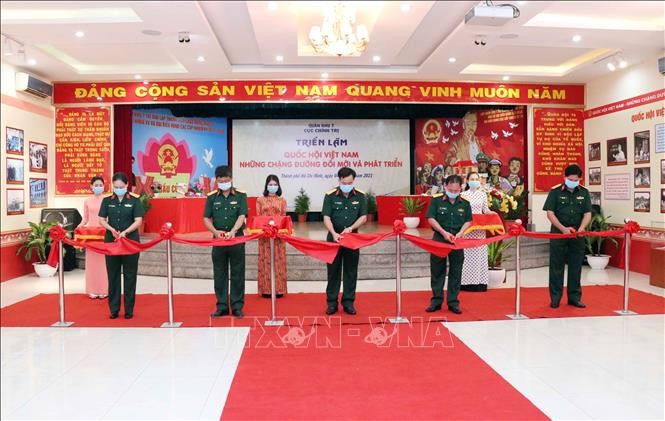 Pembukaan Pameran “MN Viet Nam-Penggalan - Penggalan Jalan Inovasi dan Pembangunan” - ảnh 1