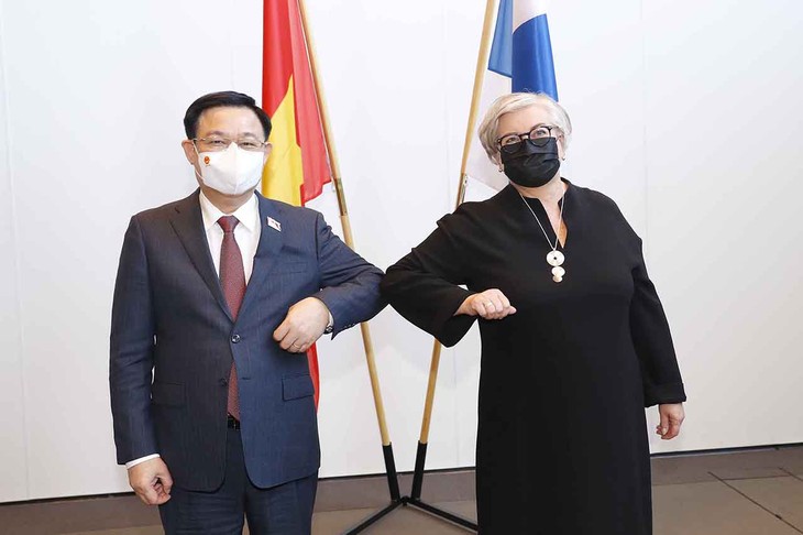 Aktivitas Ketua MN Vuong Dinh Hue dalam Kunjungan Resmi di Finlandia - ảnh 1