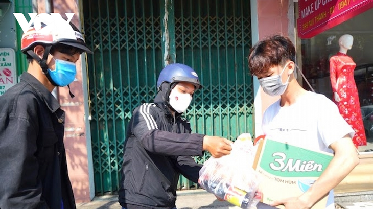 Bulan Klimaks Demi Warga Miskin: Tidak Ada yang Tertinggal di Viet Nam - ảnh 2