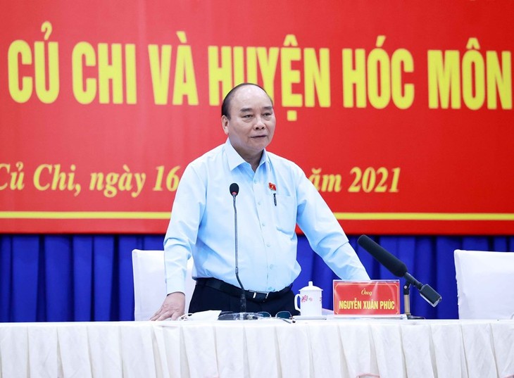 Presiden Nguyen Xuan Phuc Lakukan Kontak dengan Pemilih Kota Ho Chi Minh - ảnh 1