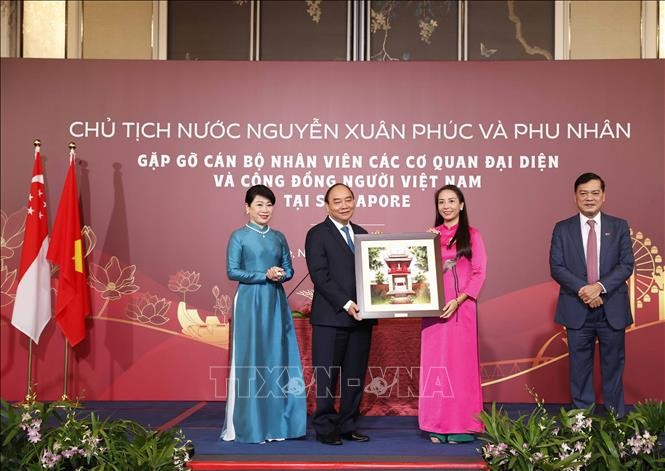 Presiden Nguyen Xuan Phuc Temui Perantau Viet Nam di Singapura - ảnh 1