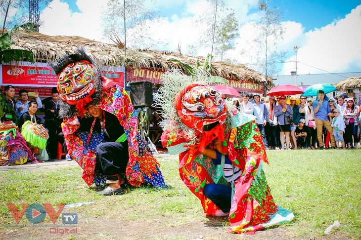 Keunikan Tarian Barongsai Kucing di Musim Semi - ảnh 2