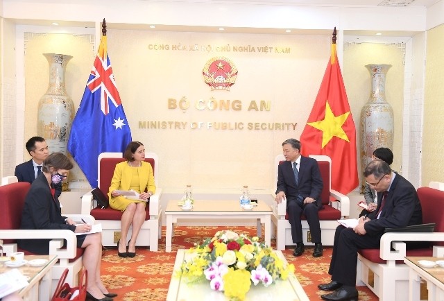 Menteri To Lam Terima Duta Besar Luar Biasa dan Berkuasa Penuh Australia untuk Viet Nam - ảnh 1