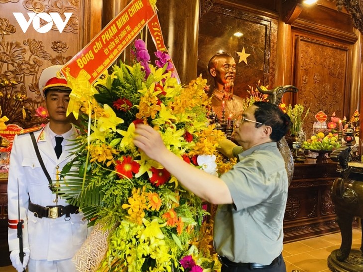 PM Pham Minh Chinh Mengenang, Berterima Kasih Kepada Presiden Ho Chi Minh da Para Martir di Provinsi Nghe An - ảnh 1