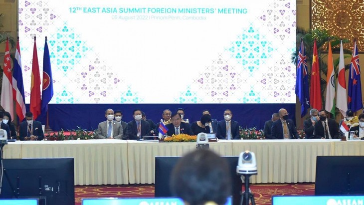 Konferensi AMM 55: Viet Nam Imbau Negara-Negara Jadikan Laut Timur Sebagai Perairan Yang Damai, Stabil dan Bekerja Sama - ảnh 1