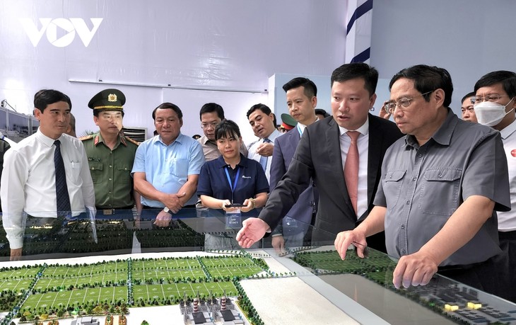 PM Pham Minh Chinh Inginkan Zona Industri Son My 1 Jadi Titik Cerah, Turut Berkontribusi pada Pertumbuhan Ekonomi Sebelah Selatan Provinsi Binh Thuan - ảnh 1