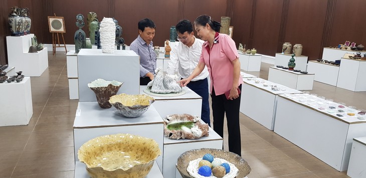 Pameran Produk, Desain Barang Kerajian Tangan Artistik yang Inovatif dan Kreatif - ảnh 1