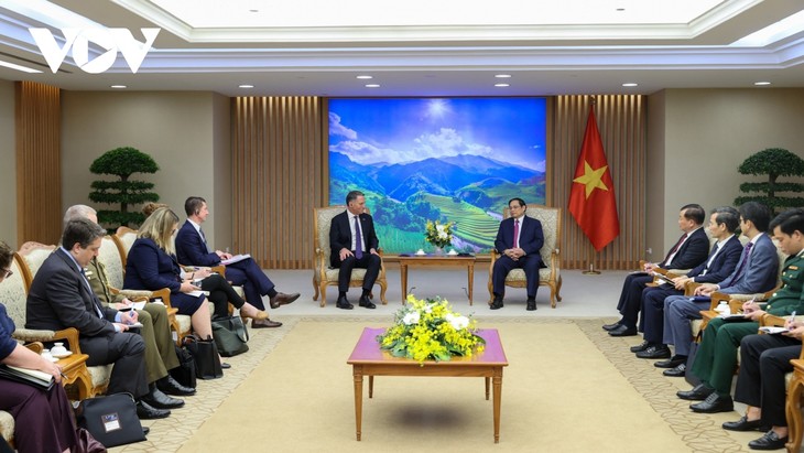 PM Pham Minh Chinh Terima Deputi PM Merangkap Menhan Australia, Richard Marles - ảnh 2