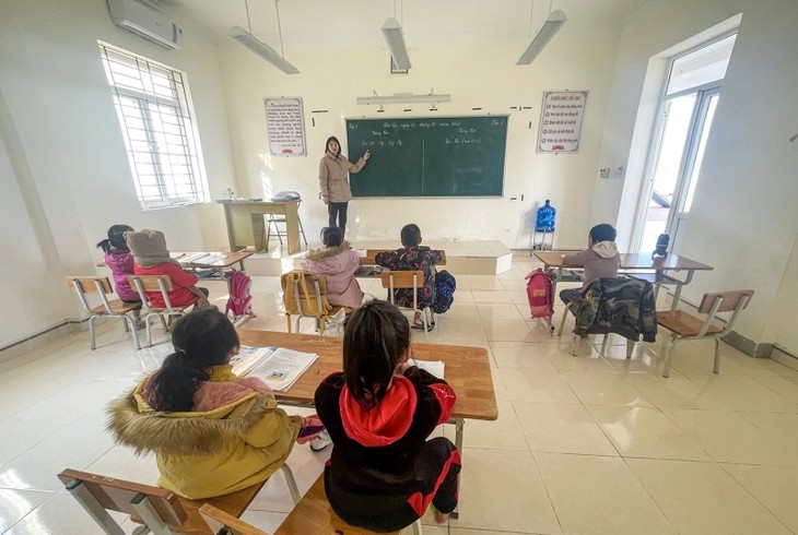 Sekolah Menyambut Angin di Tengah Laut dan Langit di Timur Laut - ảnh 2