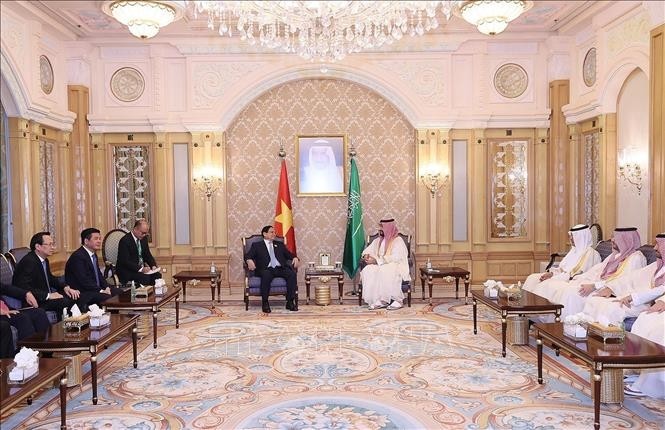 PM Pham Minh Chinh Akhiri dengan Baik Kunjungan Kerja di Arab Saudi - ảnh 1