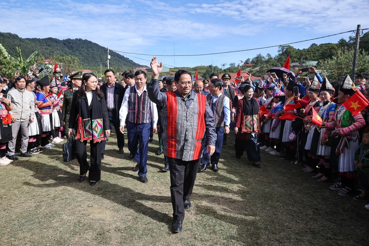 PM Pham Minh Chinh Hadiri Festival Persatuan Seluruh Bangsa di Kecamatan Sa De Phin, Kabupaten Sin Ho, Provinsi Lai Chau - ảnh 1