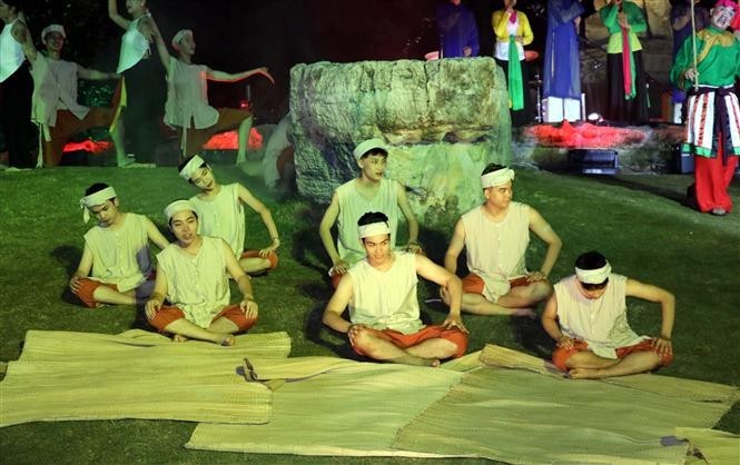 Menuju Pembangunan “Festival Ninh Binh” dengan Brand Nasional dan Internasional - ảnh 1