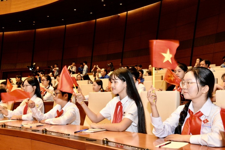 Partai dan Negara Vietnam selalu Berikan Perhatian dan Pemikiran yang Khusus terhadap Perlindungan, Perawatan dan Pendidikan Anak-Anak - ảnh 2