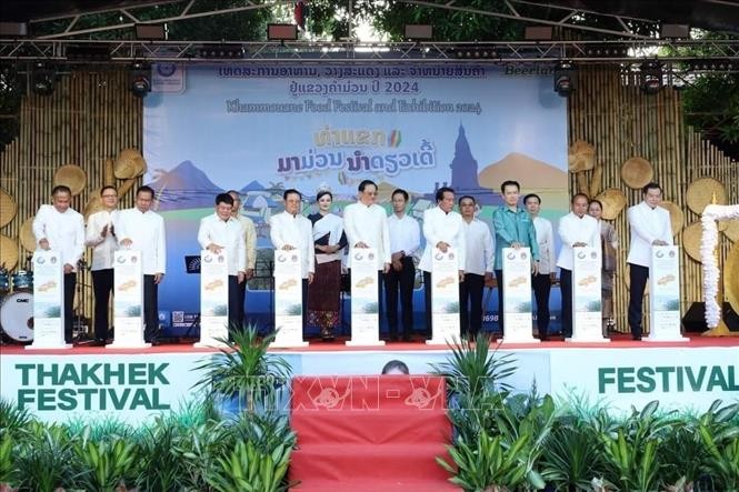 Vietnam Berpartisipasi dalam Festival Tata Boga, Pameran dan Distribusi Produk di Laos - ảnh 1