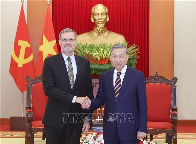 Vietnam Ingin Memperdalam Hubungan Persahabatan dan Kerja Sama Komprehensif dengan Prancis - ảnh 1