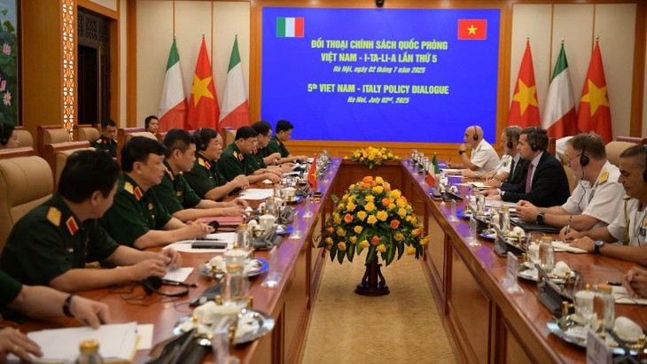 Dialog Politik Pertahanan Vietnam-Italia: Vietnam Konsisten dengan Politik Pertahanan “Empat Tidak” - ảnh 1