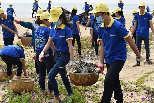 ຊາວໜຸ່ມຫວຽດນາມປະຈັນໜ້າໃນການປົກປັກຮັກສາສິ່ງແວດລ້ອມ ເພື່ອຕ້ານການປ່ຽນແປງຂອງດິນຟ້າອາກາດ  - ảnh 1