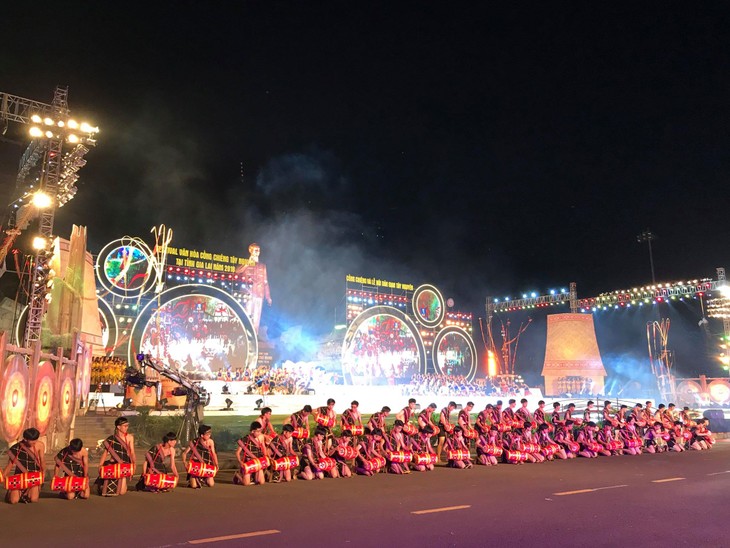 ງານ Festival ຄ້ອງເຂດໄຕຫວຽນປີ 2018  - ảnh 1