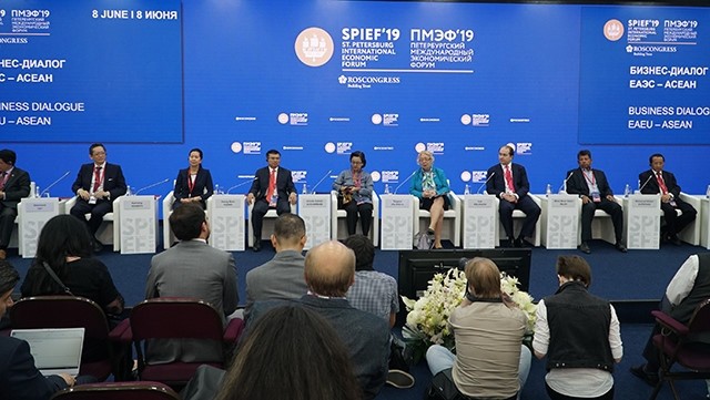 SPIEF 2019 - ຫວຽດນາມໄດ້ຮັບການຕີລາຄາສູງໃນກອງປະຊຸມສົນທະນາດຳເນີນທຸລະກິດ EAEU-ອາຊຽນ - ảnh 1