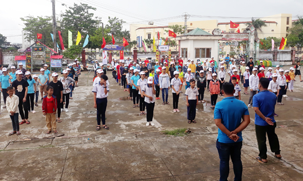 “ໝູ່​ບ້ານ​ມັກ​ການ​ຮ່ຳ​ຮຽນ​ ຢ໊າວ​ໃບ໋” ຢູ່​ແຫຼມ​ກ່າ​ເມົາ - ảnh 1