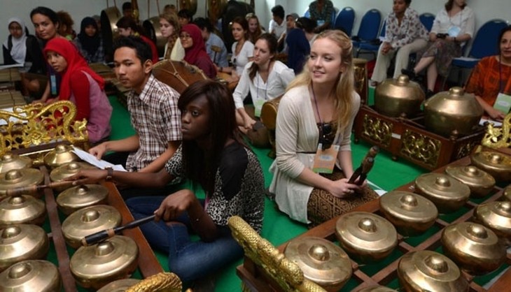 ວົງ​ດົນ​ຕີ Gamelan ຂອງ ອິນ​ໂດ​ເນ​ເຊຍ - ມໍ​ລະ​ດົກ​ວັດ​ທະ​ນະ​ທຳ​ບໍ່​ເປັນ​ວັດ​ຖຸ​ຂອງມວນ​ມະ​ນຸດ - ảnh 2