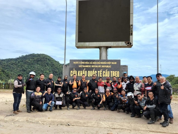 “Wonderful Indonesia Motorbike Touring” - ຄວາມປະ​ທັບ​ໃຈ​ກັບ​ການ​ເດີນ​ທາງ​ຂ້າມ​ອາ​ຊີ​ຕາ​ເວັນ​ອອກ​ສ່ຽງ​ໃຕ້ - ảnh 1