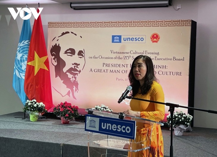 UNESCO ເຊີດ​ຊູ​ປະ​ທານ​ໂຮ່​ຈີ​ມິນ​ມີ​ຄວາມ​ໝາຍ​ຍິ່ງ​ໃຫຍ່ ສຳ​ລັບ​ປະ​ຊາ​ຊົນ ຫວຽດ​ນາມ ແລະ ປະ​ຊາ​ຊົນ​ກ້າວ​ໜ້າ​ໃນ​ໂລກ - ảnh 1