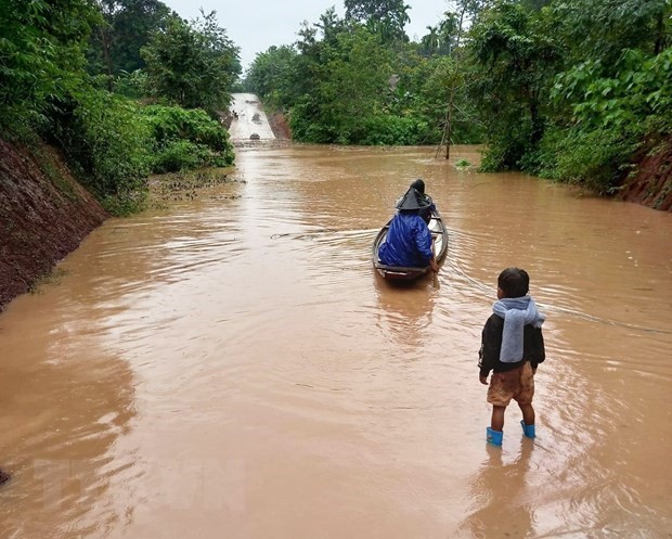 UNDP: ຮັບ​ປະ​ກັນ​ບໍ່​ໃຫ້​ຜູ້​ໃດ​ຖືກ​ປະ​ໄວ້​ຢູ່​ເບື້ອງຫຼັງ ໃນ​ການ​ຮັບ​ມື​ກັບ​ການ​ປ່ຽນ​ແປງ​ຂອງ​ດິນ​ຟ້າ​ອາ​ກາດ - ảnh 1