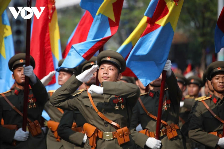 ​ບັນ​ດາ​ເຍື່ອງ​ອາ​ຫານ​ທີ່​ເປັນ​ເອ​ກະ​ລັກ​ສະ​ເພາະ​ຍາມ​ລະ​ດູຮ້ອນຢູ່​ຮ່າ​ໂນ້ຍ - ảnh 1