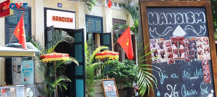 Hanoism – ກົດເຂົ້າວັດທະນະທຳຫວຽດຜ່ານພາບຖ່າຍ - ảnh 1