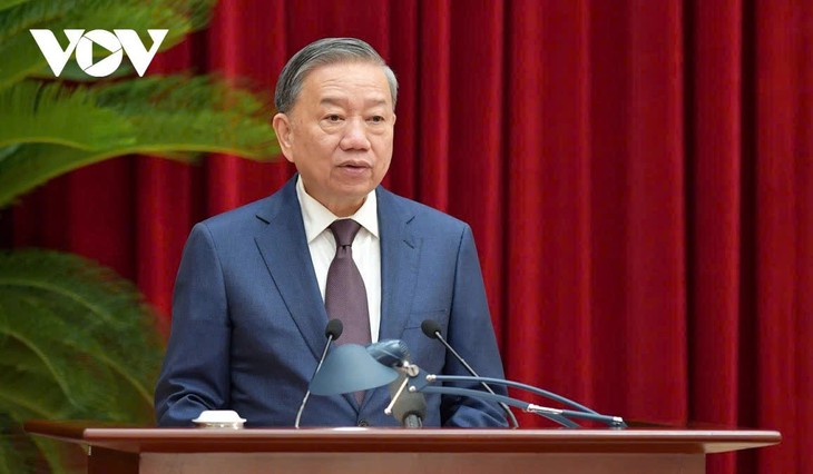 ໄຂ​ກອງ​ປະ​ຊຸມ​ຄັ້ງ​ທີ 12 ຂອງ ຄະ​ນະ​ບໍ​ລິ​ຫານ​ງານ​ສູນ​ກາງ​ພັກ​ຊຸດ​ທີ XIII - ảnh 1