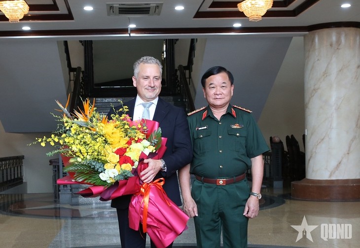 ການ​ສົນ​ທະ​ນານະ​ໂຍ​ບາຍ​ດ້ານ​ປ້ອງ​ກັນ​ຊາດ ຫວຽດ​ນາມ - ອົດ​ສະ​ຕາ​ລີ ຄັ້ງ​ທີ 8 - ảnh 1