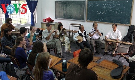 Ciudad de Can Tho fomenta su música tradicional - ảnh 1