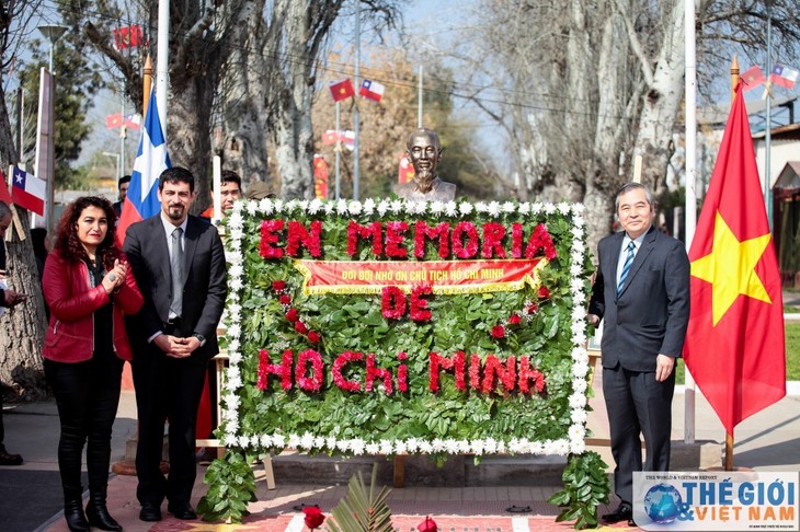 Vietnamitas celebran la Fiesta Nacional en Chile, Bélgica y Argelia - ảnh 1