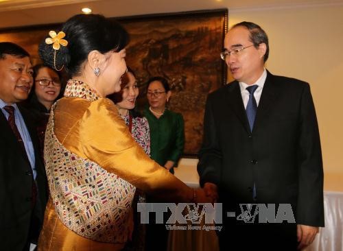 Promueven la solidaridad entre las mujeres de Vietnam, Laos y Camboya - ảnh 1