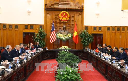 Mandatario estadounidense finaliza su visita a Vietnam - ảnh 1